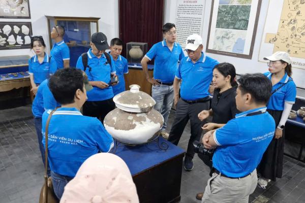 Dưới lớp cát Hòa Diêm: Hé lộ nền văn hóa bí ẩn 2.500 năm trước