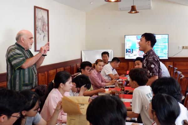 Buổi sinh hoạt CLB Tiếng Anh Hướng dẫn viên Du lịch Khánh Hòa lần 2: Sôi động, thực tiễn và 100% tiếng Anh