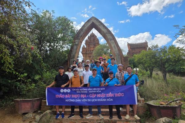 Tham luận Hội thảo khoa học “Bảo tồn và phát huy bản sắc văn hóa dân tộc Chăm trong kỷ nguyên mới”