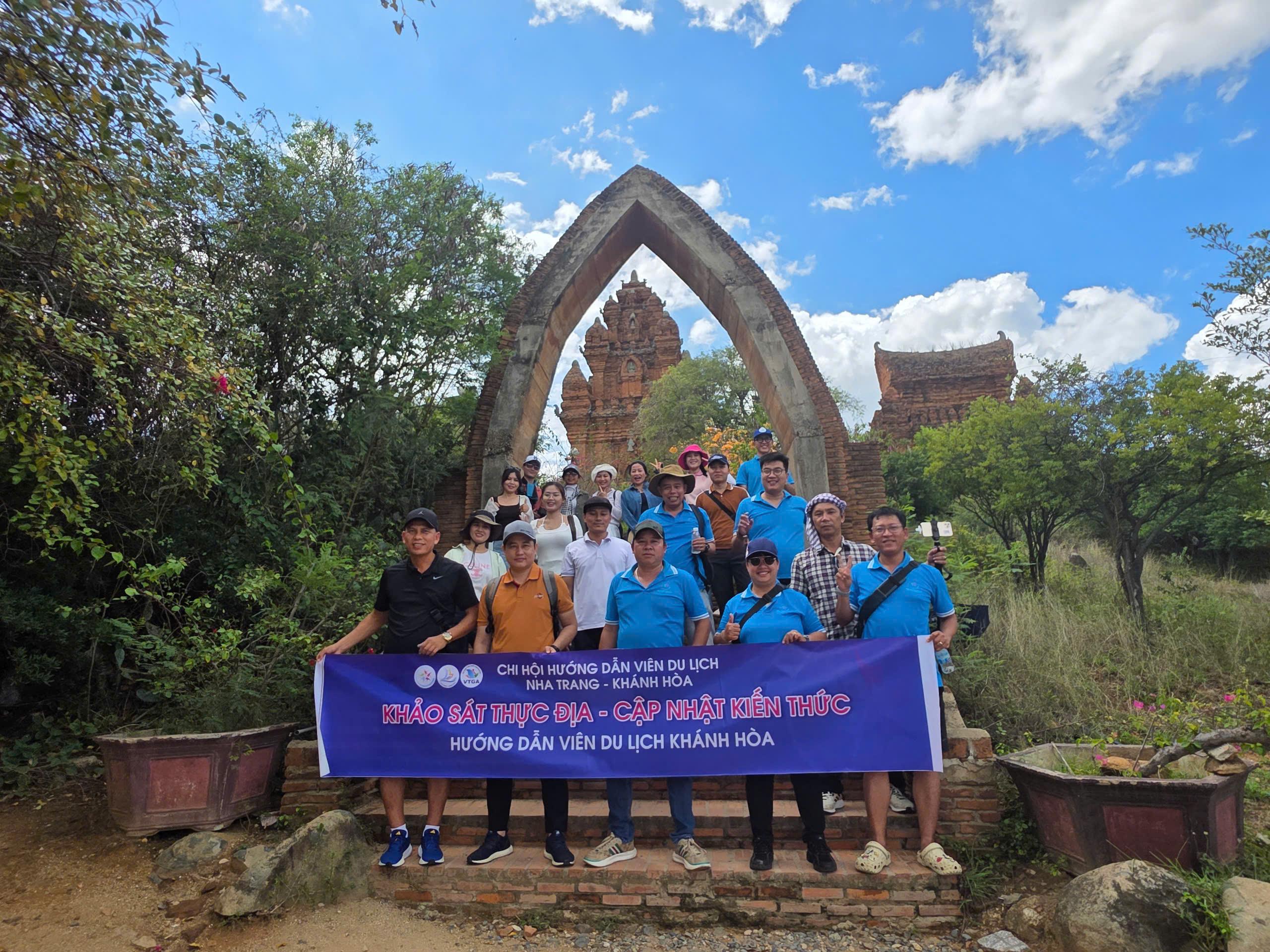 Tham luận Hội thảo khoa học “Bảo tồn và phát huy bản sắc văn hóa dân tộc Chăm trong kỷ nguyên mới”