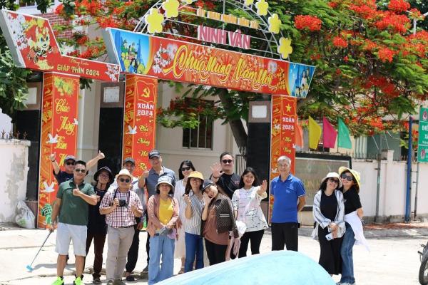 Khám phá Ninh Hòa, kết hợp hoạt động thiện nguyện