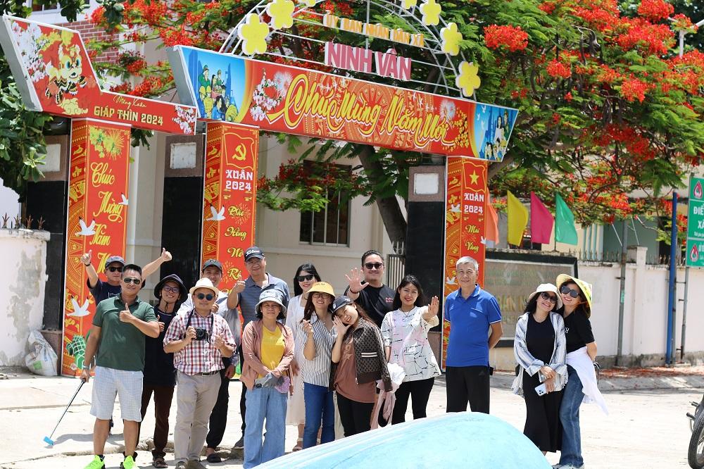 Khám phá Ninh Hòa, kết hợp hoạt động thiện nguyện