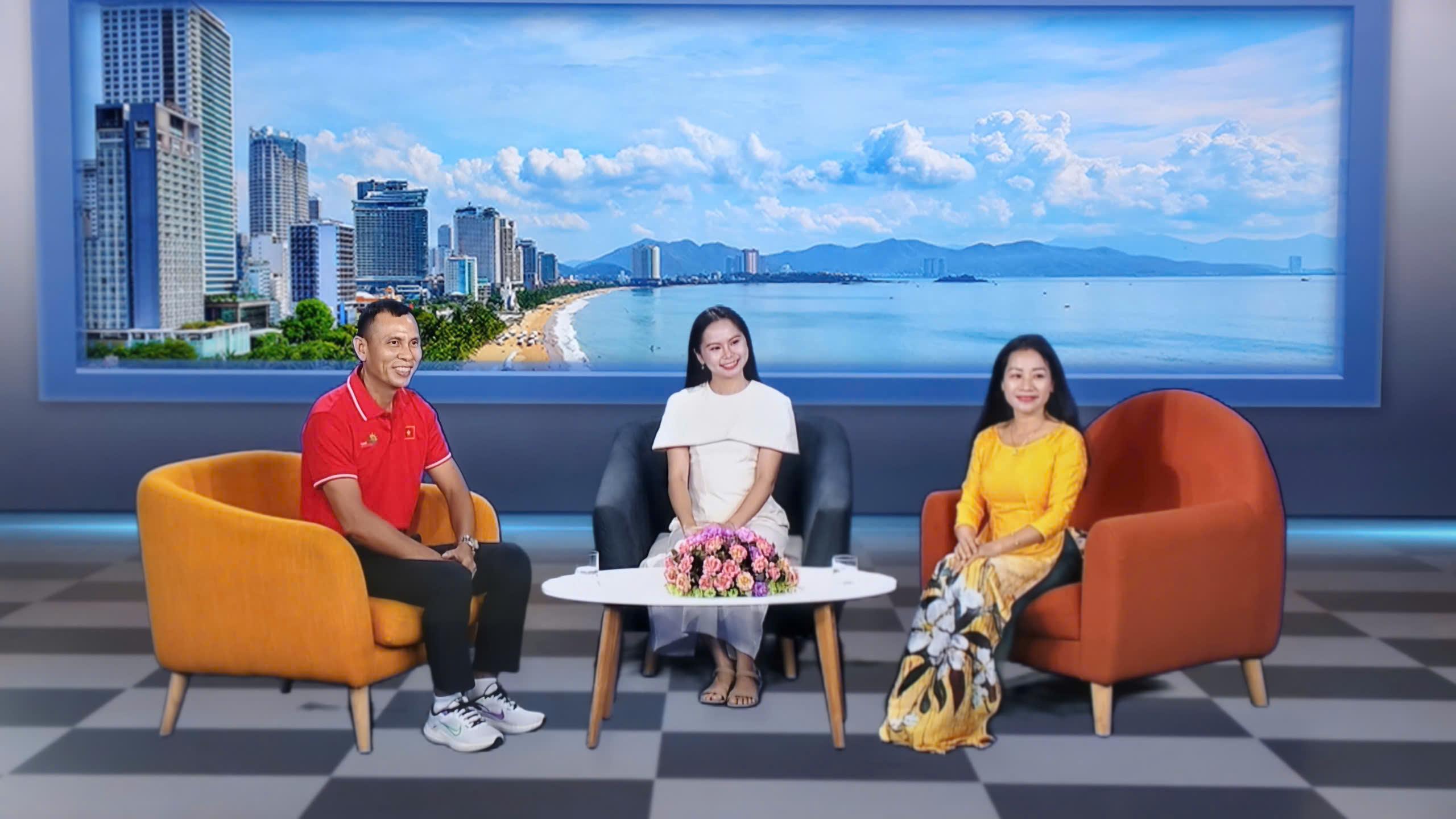 Talkshow "Chuyện đời – Chuyện nghề": "Người kể chuyện cho những hành trình" - Tôn vinh giá trị nghề Hướng dẫn viên Du lịch