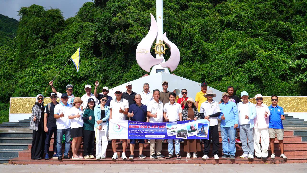 Hướng dẫn viên Du lịch - Nhà Ngoại giao Nhân dân